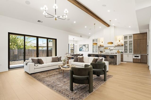 417 Hovey Ct, Roseville, CA 95678