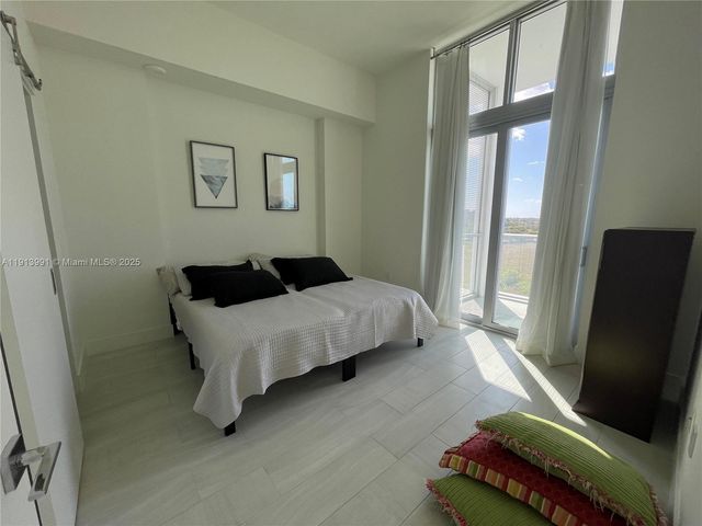 2000 Metropica Way 605, Sunrise, FL 33323