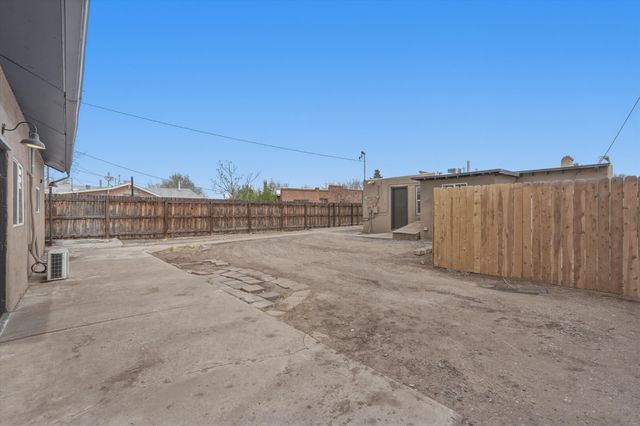 1205 Forrester Avenue NW, Albuquerque, NM 87104