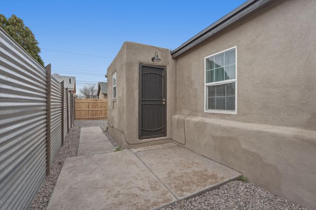 1205 Forrester Avenue NW, Albuquerque, NM 87104