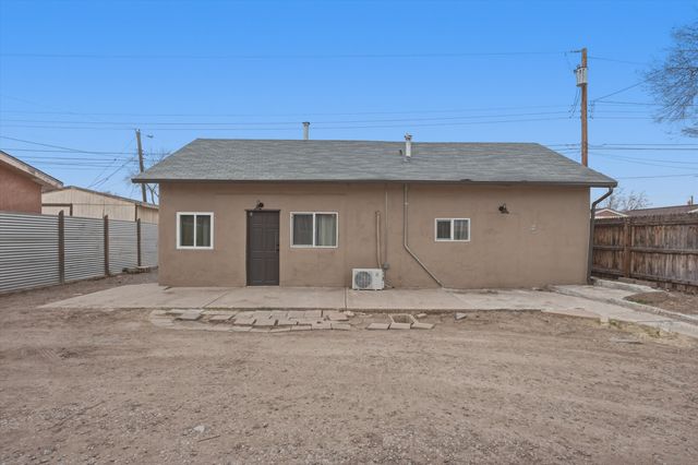 1205 Forrester Avenue NW, Albuquerque, NM 87104