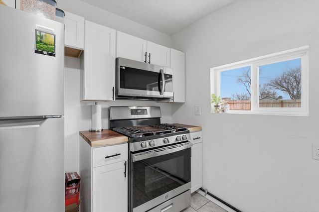 1205 Forrester Avenue NW, Albuquerque, NM 87104