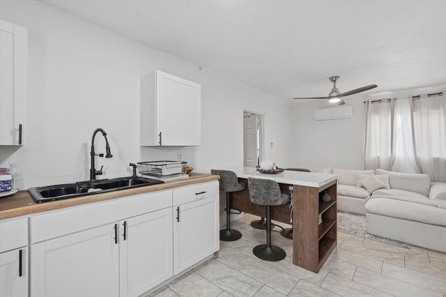 1205 Forrester Avenue NW, Albuquerque, NM 87104