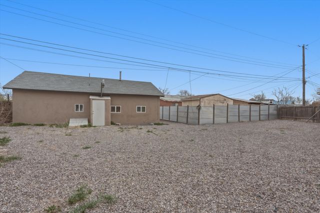 1205 Forrester Avenue NW, Albuquerque, NM 87104