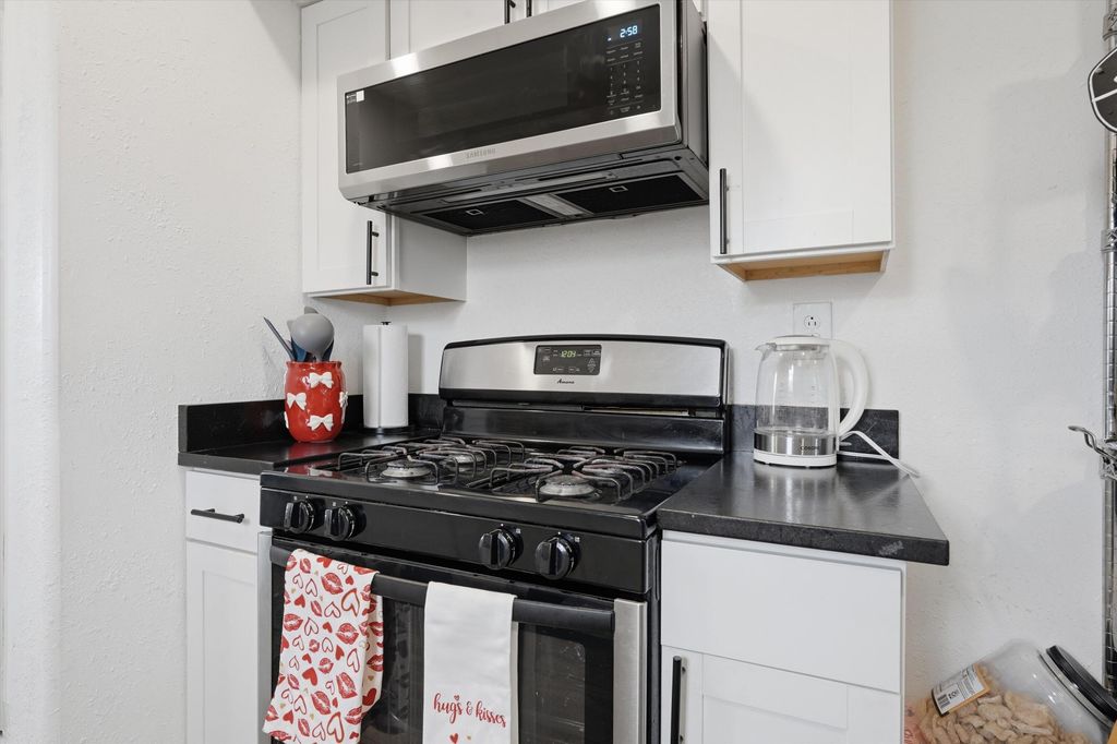 Image 11 of property listing at 1205 Forrester Avenue NW, Albuquerque, NM 87104