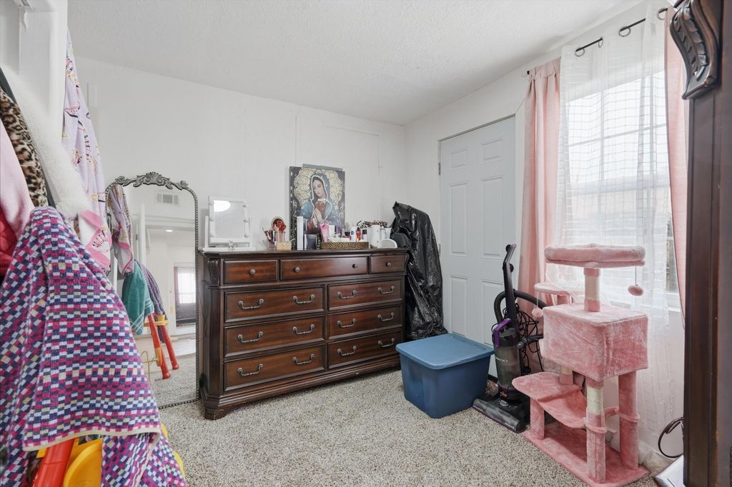 Image 15 of property listing at 1205 Forrester Avenue NW, Albuquerque, NM 87104