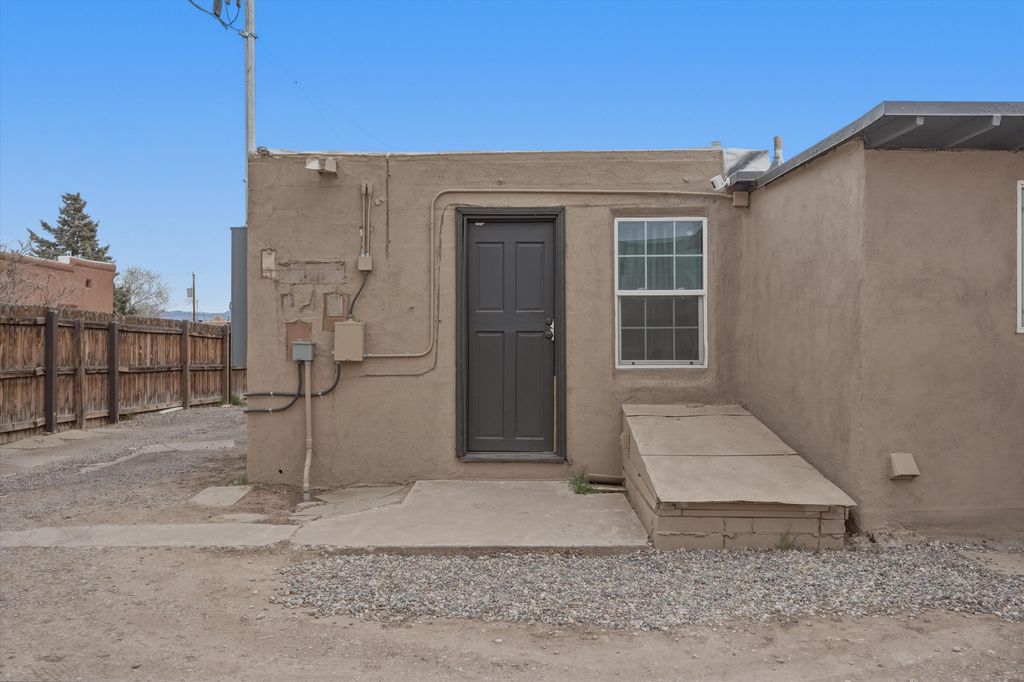 Image 19 of property listing at 1205 Forrester Avenue NW, Albuquerque, NM 87104