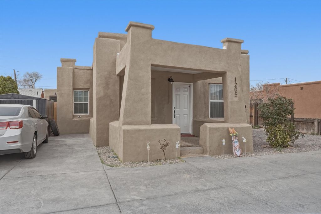 Image 2 of property listing at 1205 Forrester Avenue NW, Albuquerque, NM 87104