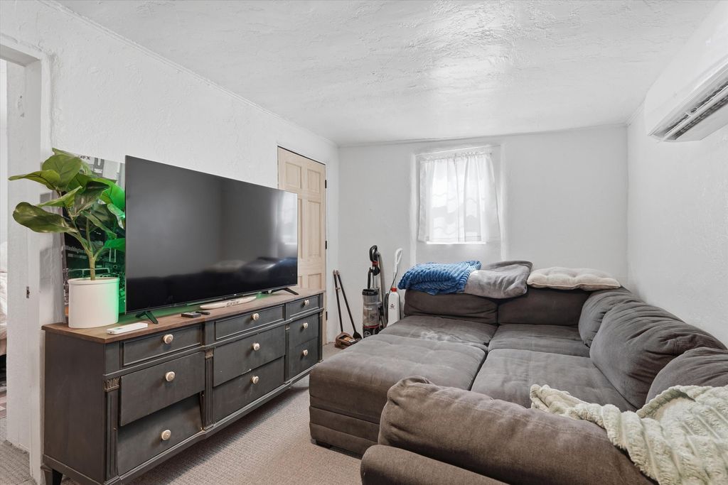 Image 24 of property listing at 1205 Forrester Avenue NW, Albuquerque, NM 87104