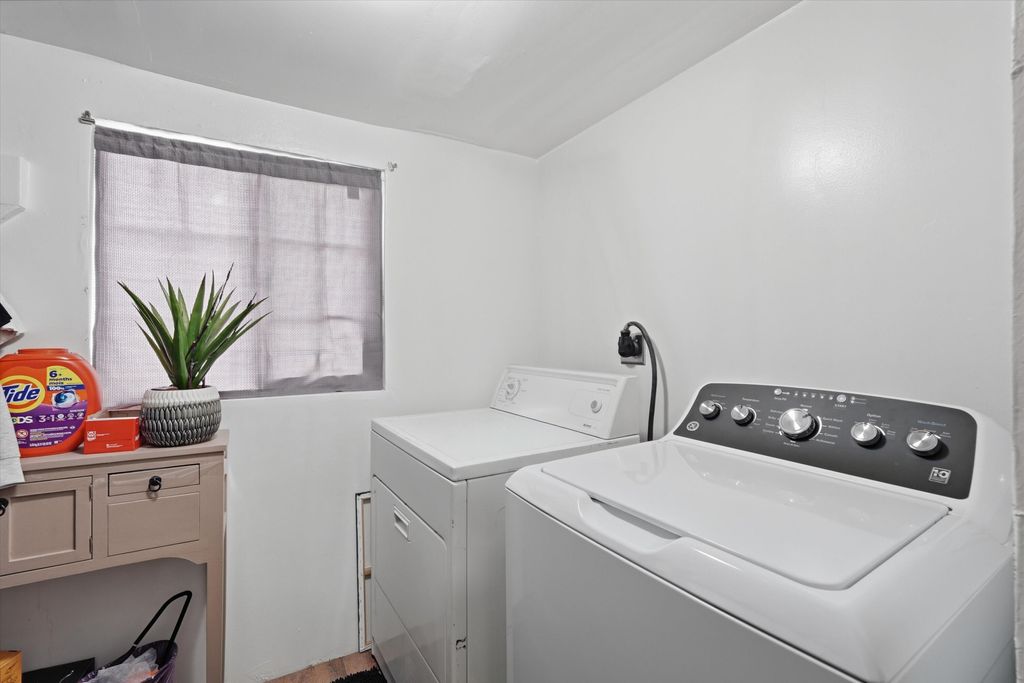 Image 26 of property listing at 1205 Forrester Avenue NW, Albuquerque, NM 87104