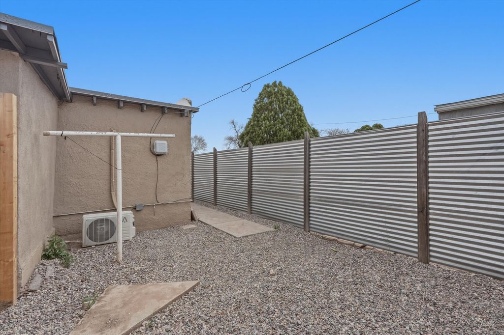 Image 30 of property listing at 1205 Forrester Avenue NW, Albuquerque, NM 87104