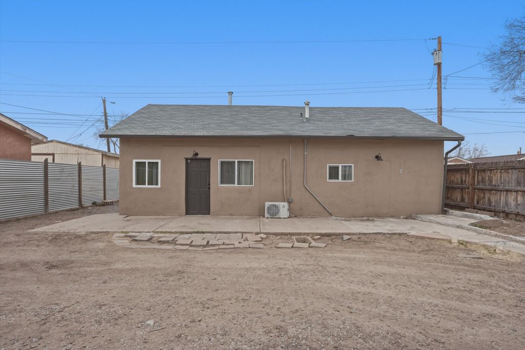 Image 34 of property listing at 1205 Forrester Avenue NW, Albuquerque, NM 87104