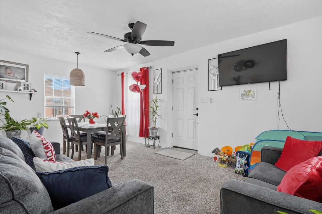 Image 7 of property listing at 1205 Forrester Avenue NW, Albuquerque, NM 87104