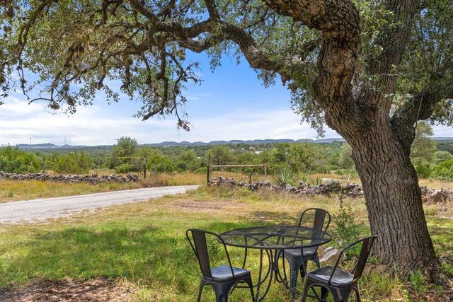784 River View DR, Johnson City, TX 78636