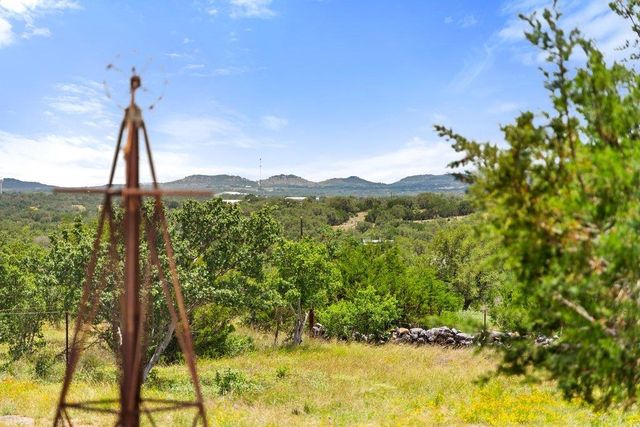 784 River View DR, Johnson City, TX 78636