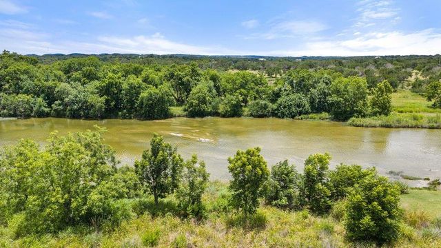 784 River View DR, Johnson City, TX 78636
