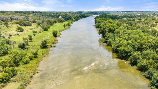784 River View DR, Johnson City, TX 78636