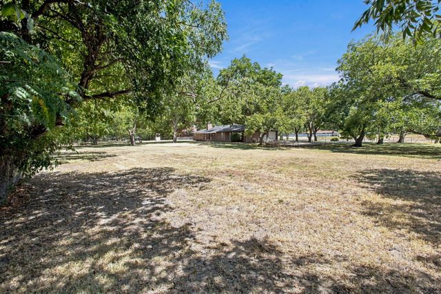 108 Lewis Street, Crandall, TX 75114