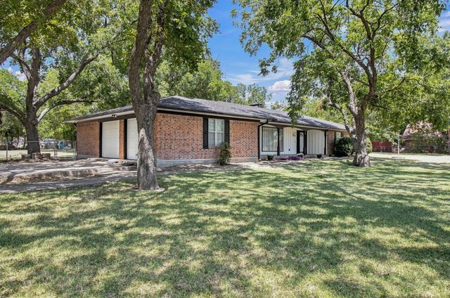 108 Lewis Street, Crandall, TX 75114