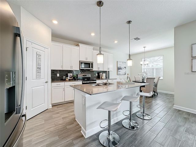 8886 FALLEN OAK DRIVE, Davenport, FL 33896