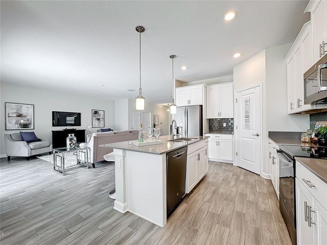 8886 FALLEN OAK DRIVE, Davenport, FL 33896