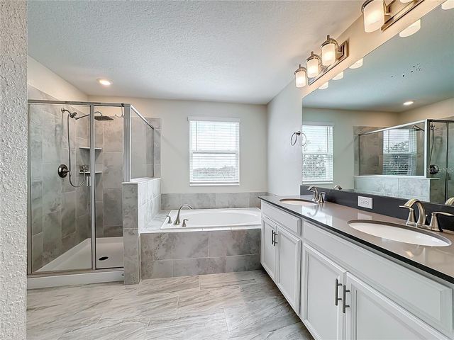 8886 FALLEN OAK DRIVE, Davenport, FL 33896