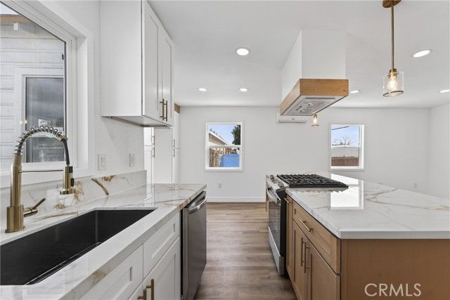 1095 E Phillips Blvd, Pomona, CA 91766