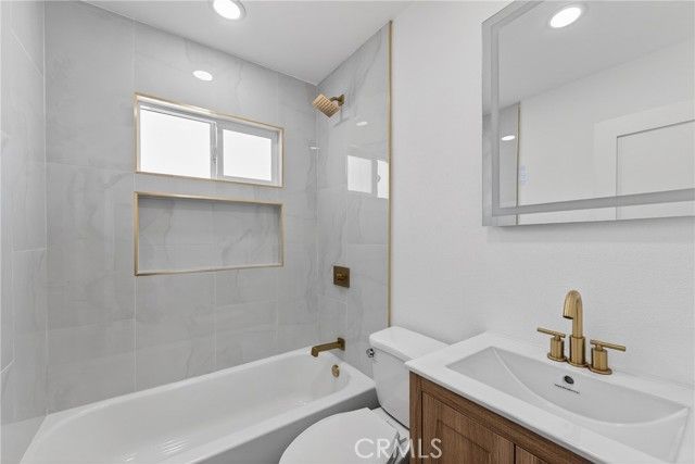 1095 E Phillips Blvd, Pomona, CA 91766