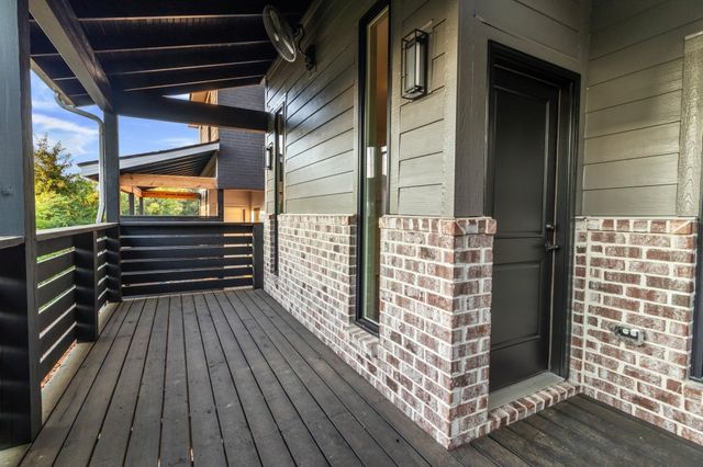 4 Dutch Dr, Clarksville, TN 37043