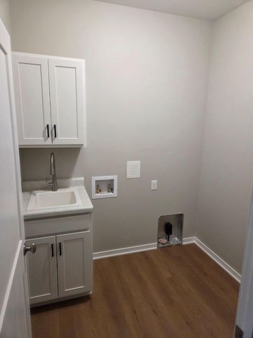 2586 Ashford Trail, Portage, MI 49024