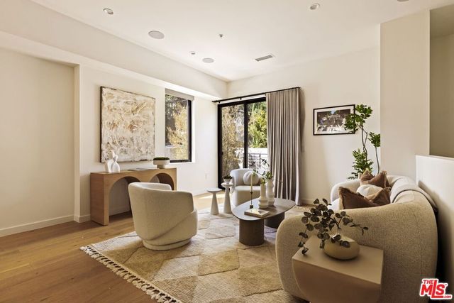 4180 Duquesne Avenue 3, Culver City, CA 90232