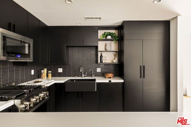 4180 Duquesne Avenue 3, Culver City, CA 90232