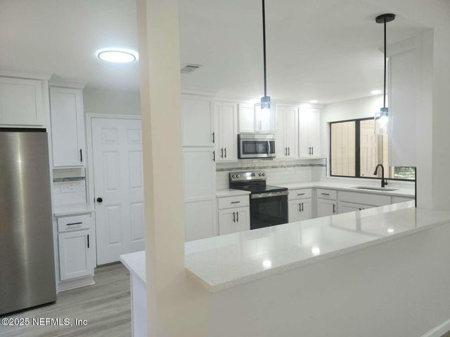 1347 AUTUMN, Fernandina Beach, FL 32034