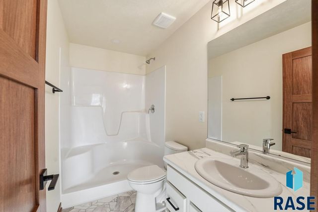 1263 N Marion Rd Road 2, Sioux Falls, SD 57107