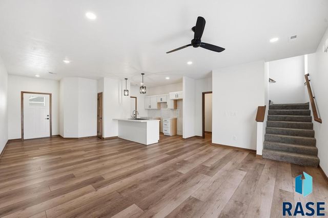 1263 N Marion Rd Road 2, Sioux Falls, SD 57107