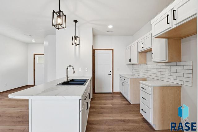 1263 N Marion Rd Road 2, Sioux Falls, SD 57107