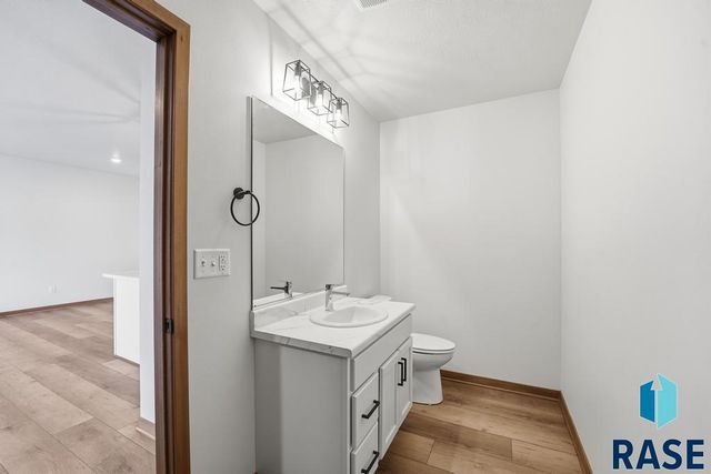 1263 N Marion Rd Road 2, Sioux Falls, SD 57107