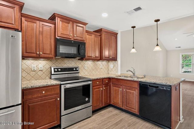 6601 Renate Rd, Louisville, KY 40291