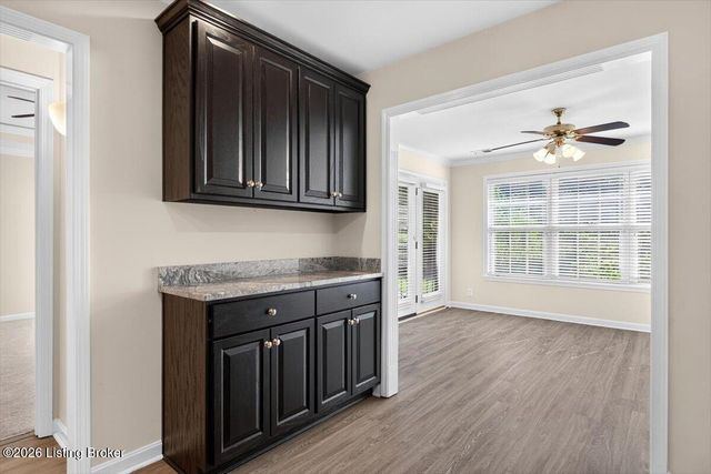 6601 Renate Rd, Louisville, KY 40291