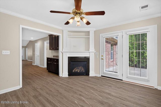 6601 Renate Rd, Louisville, KY 40291