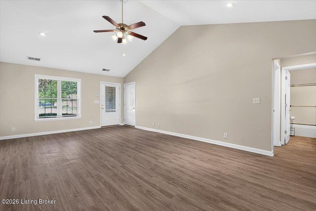 6601 Renate Rd, Louisville, KY 40291