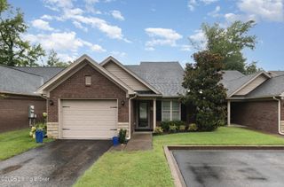 6601 Renate Rd, Louisville, KY 40291