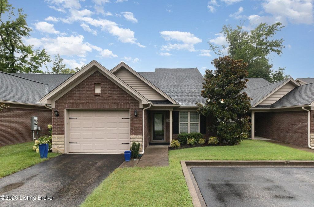 6601 Renate Rd, Louisville, KY 40291