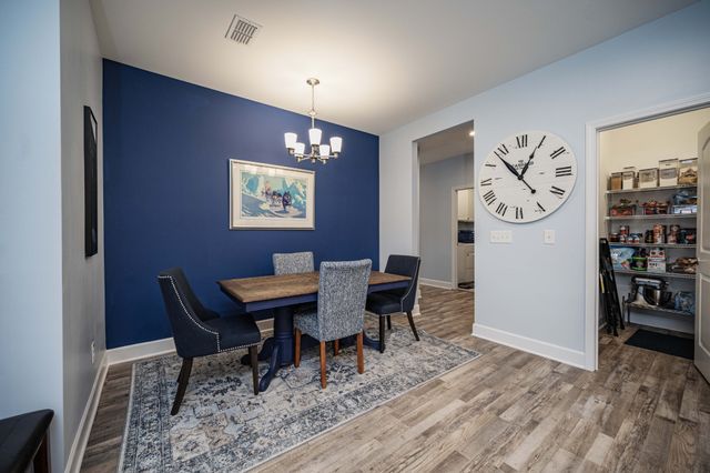 2664 Stonecenter Ln, Murfreesboro, TN 37128