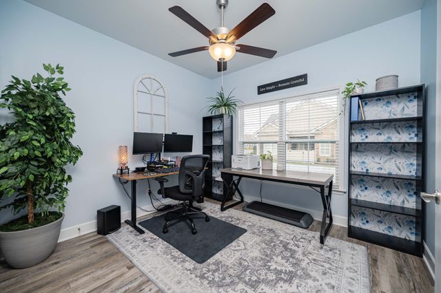 2664 Stonecenter Ln, Murfreesboro, TN 37128