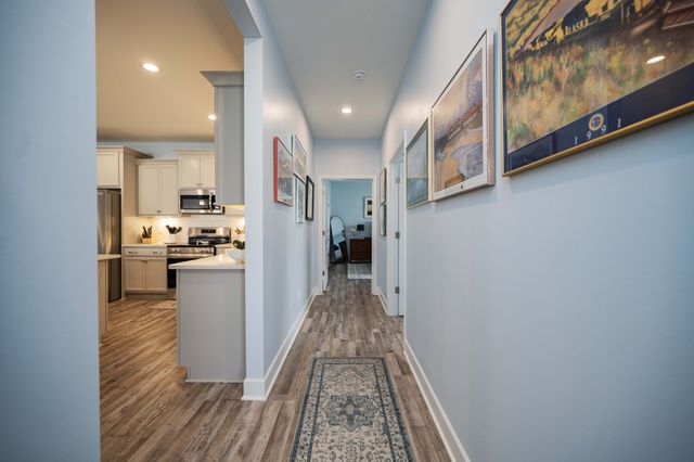 2664 Stonecenter Ln, Murfreesboro, TN 37128