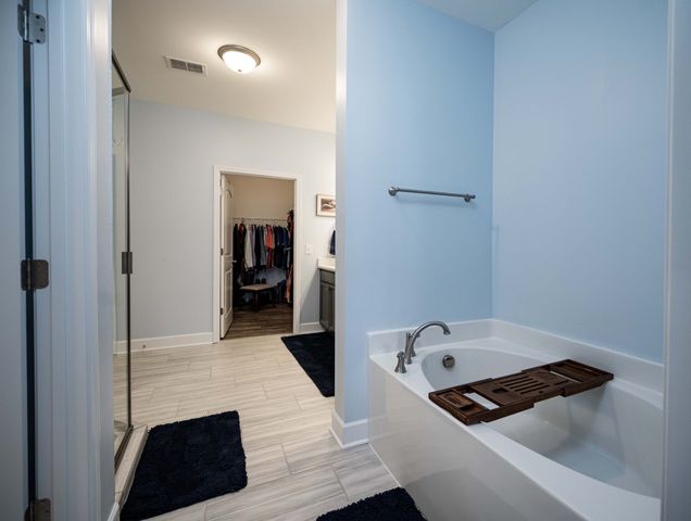 2664 Stonecenter Ln, Murfreesboro, TN 37128