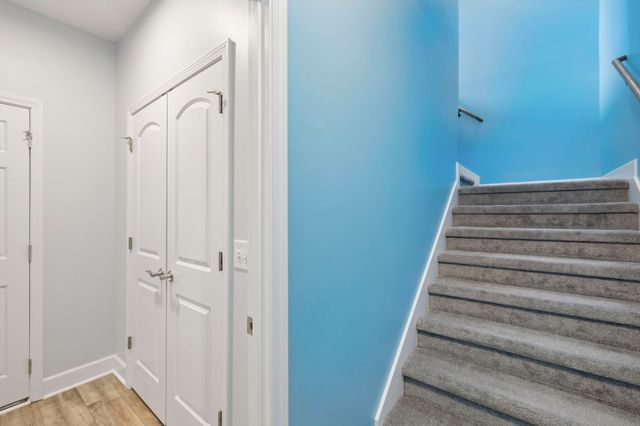 2664 Stonecenter Ln, Murfreesboro, TN 37128