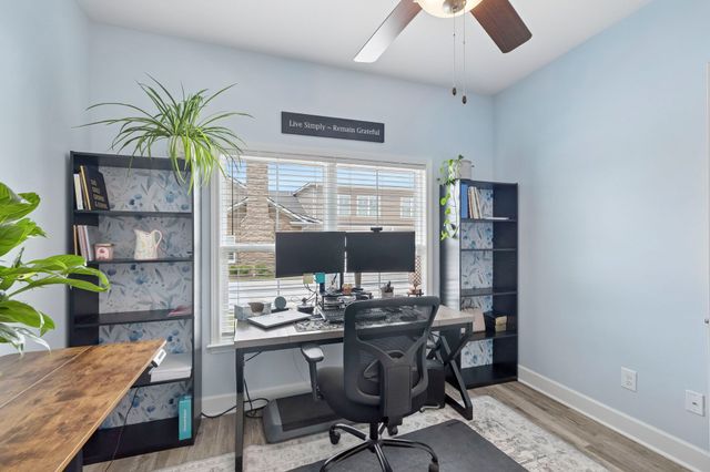 2664 Stonecenter Ln, Murfreesboro, TN 37128