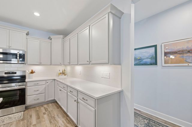 2664 Stonecenter Ln, Murfreesboro, TN 37128